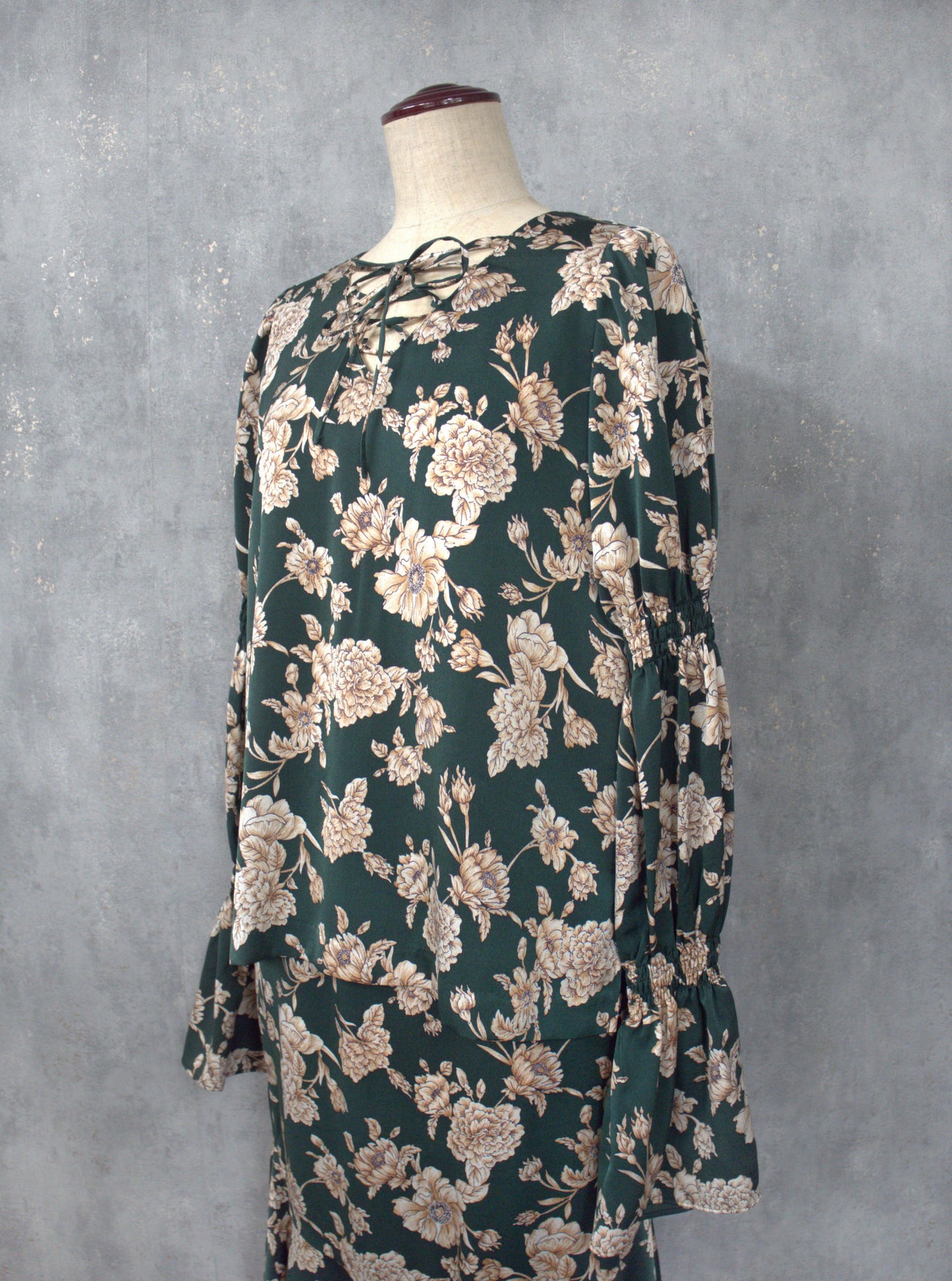 Peony garden balloon sleeve blouse